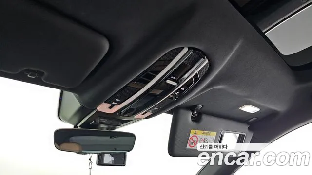 Porsche Cayenne 2023 thumb 4