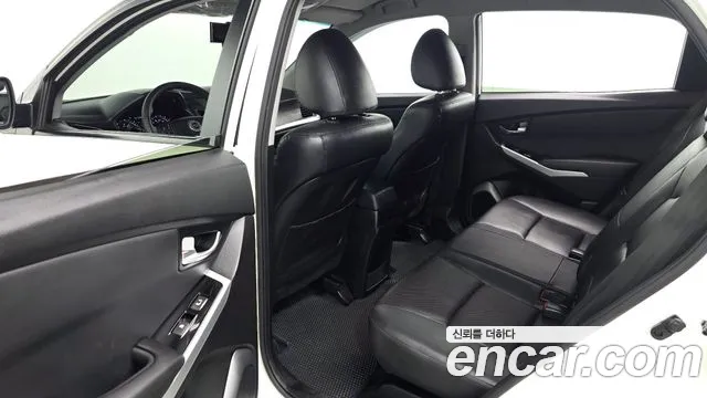 KGM Korando 2014 thumb 10