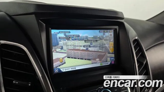 KGM Korando 2014 thumb 9