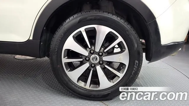 KGM Korando 2014 thumb 4