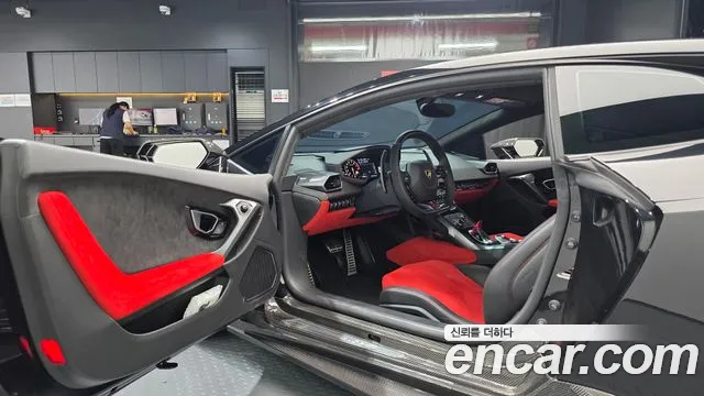 Lamborghini Huracan 2015 thumb 2