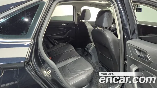 Volkswagen Jetta 2021 thumb 4