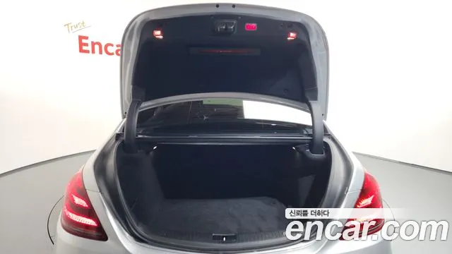 Mercedes-Benz S-Class 2020 thumb 11