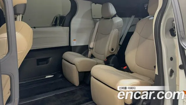 Toyota Sienna 2023 thumb 9