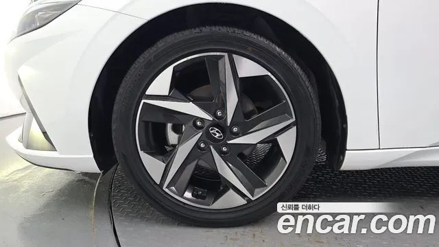 Hyundai Elantra 2020 thumb 2