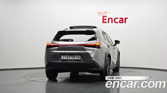 Lexus UX 2020 thumb 5