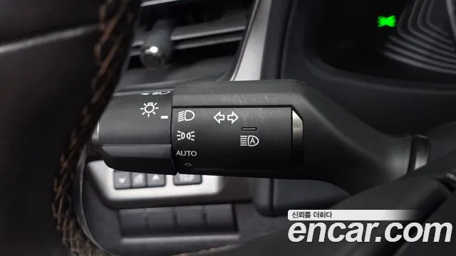 Lexus UX 2020 thumb 2