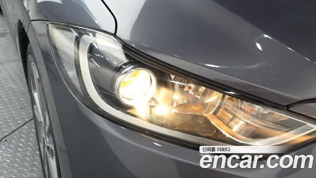 Hyundai AD 2016 thumb 11