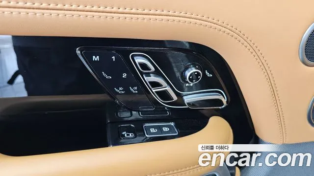 Land Rover Range Rover 2021 thumb 11