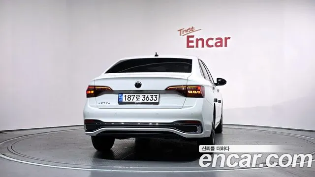 Volkswagen Jetta 2023 thumb 7