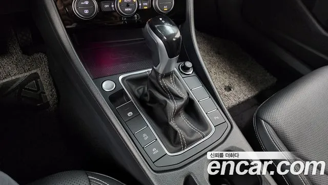Volkswagen Jetta 2023 thumb 8