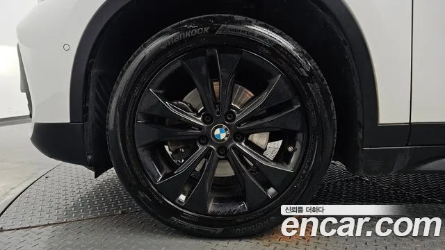 BMW X1 2020 thumb 2