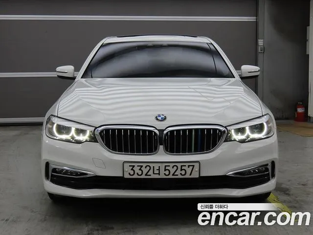 BMW 5 серии 2018 thumb 5