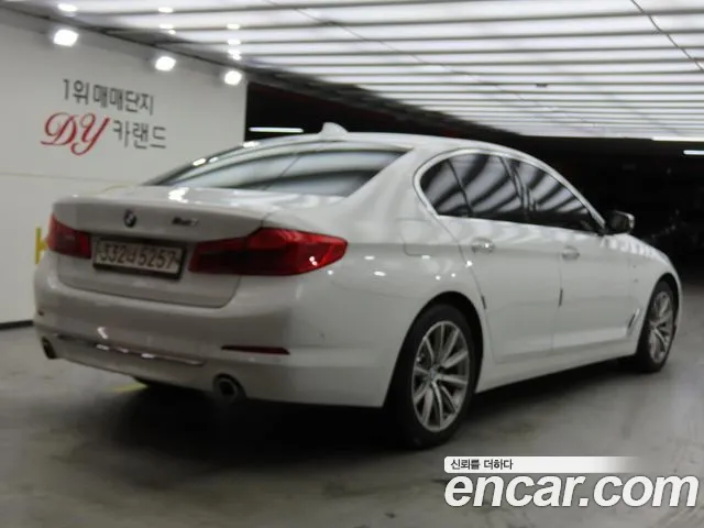BMW 5 серии 2018 thumb 8