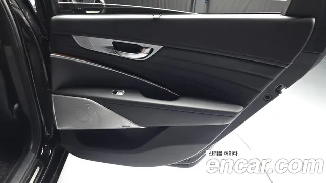 Kia K9 2018 thumb 2