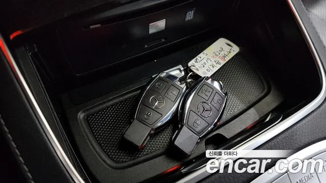 Mercedes-Benz S-Class 2017 thumb 3