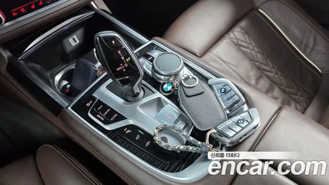 BMW 7 серии 2017 thumb 10