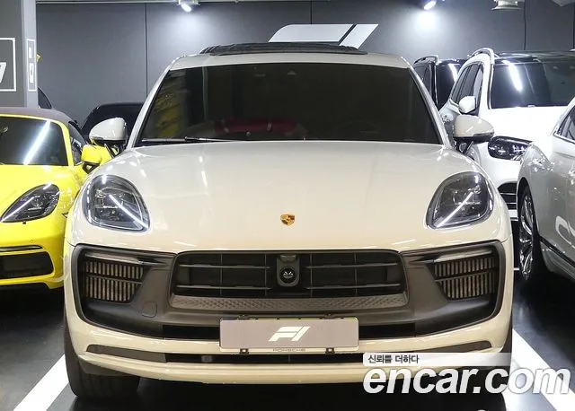 Porsche Macan 2022 thumb 5
