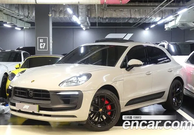 Porsche Macan 2022 thumb 6