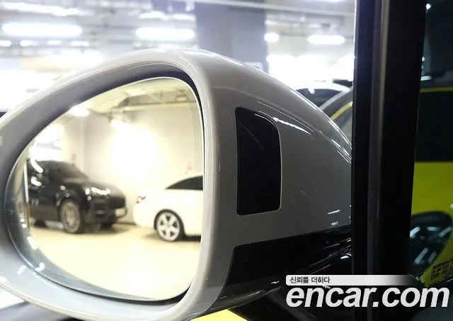 Porsche Macan 2022 thumb 9