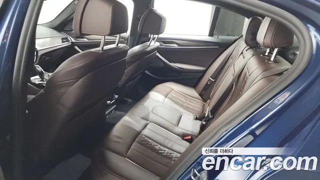 BMW 5 серии 2021 thumb 2