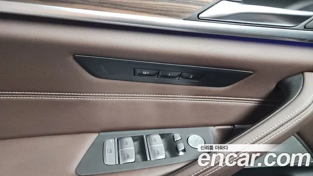 BMW 5 серии 2021 thumb 11