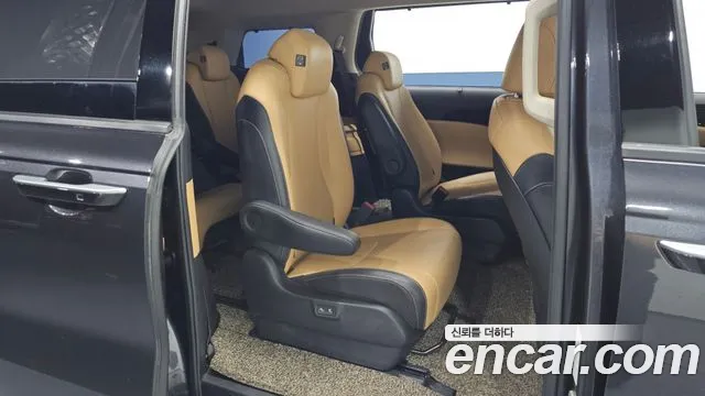 Kia Carnival 2021 thumb 10