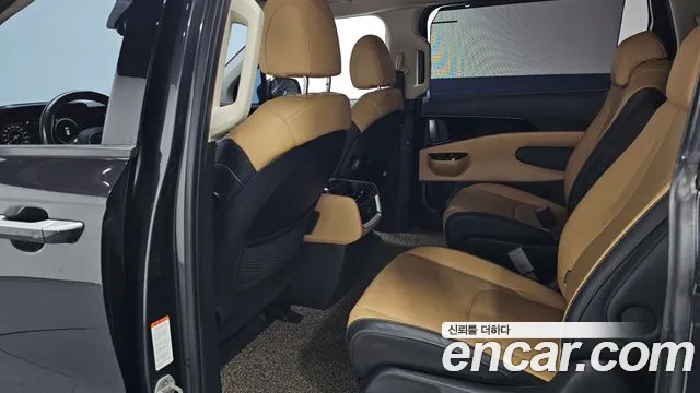 Kia Carnival 2021 thumb 7