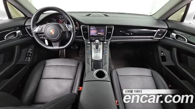 Porsche Panamera 2013 thumb 2
