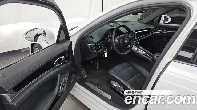 Porsche Panamera 2013 thumb 11