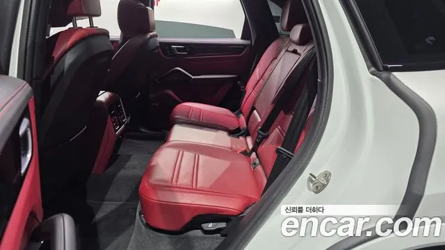 Porsche Cayenne 2022 thumb 7