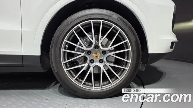 Porsche Cayenne 2022 thumb 8