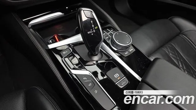 BMW 6 серии Gran Turismo 2020 thumb 7