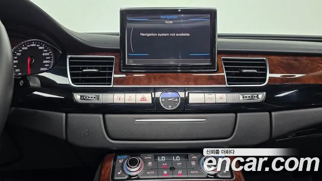 Audi A8 2010 thumb 10
