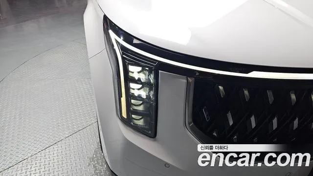 Kia Carnival 2024 thumb 4