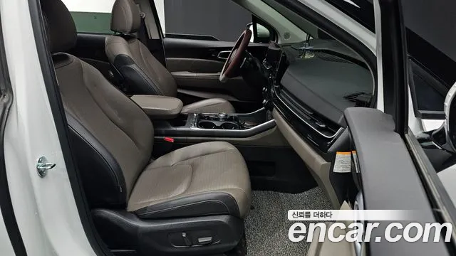 Kia Carnival 2024 thumb 2