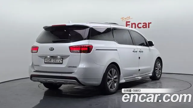 Kia Carnival 2016 thumb 11