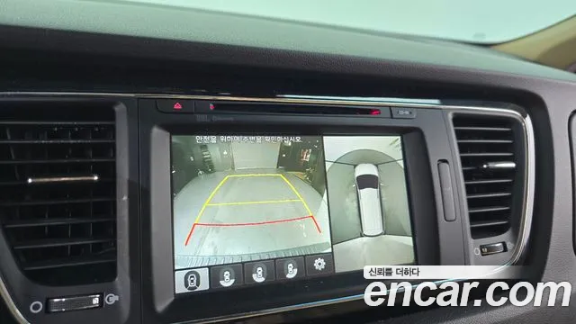 Kia Carnival 2016 thumb 2