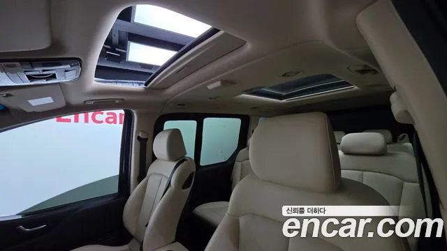 Hyundai Staria 2021 thumb 2