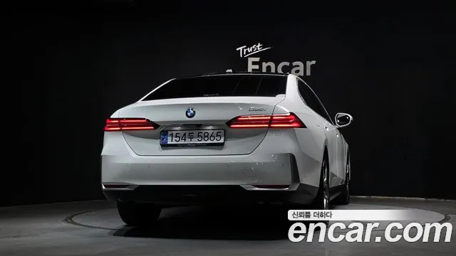 BMW 5 серии 2024 thumb 11