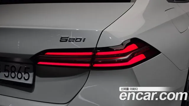 BMW 5 серии 2024 thumb 12