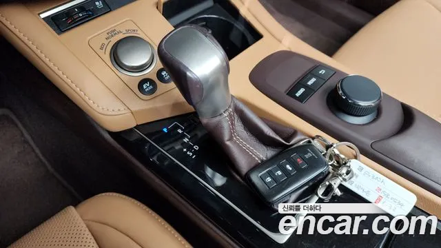Lexus ES 300h 2016 thumb 3