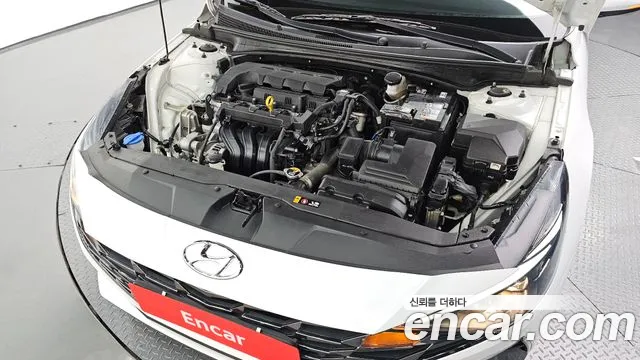 Hyundai Elantra 2023 thumb 2