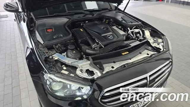 Mercedes-Benz E-Class 2021 thumb 2
