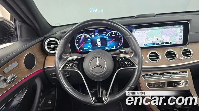 Mercedes-Benz E-Class 2021 thumb 11
