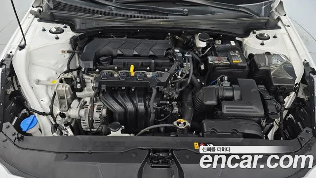 Hyundai Elantra 2022 thumb 2