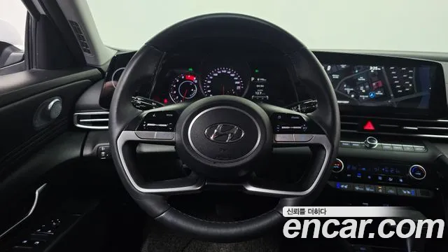 Hyundai Elantra 2022 thumb 3