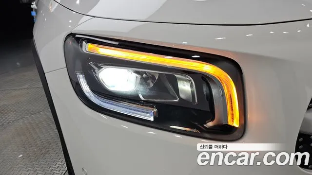 Mercedes-Benz GLB 2023 thumb 6