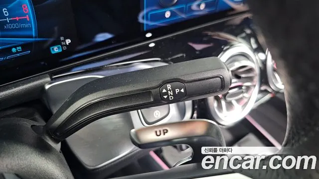 Mercedes-Benz GLB 2024 thumb 4