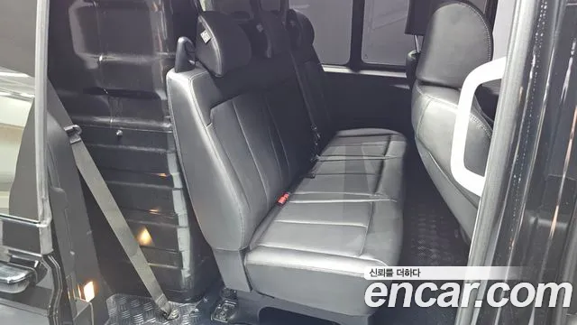 Hyundai Staria 2023 thumb 11